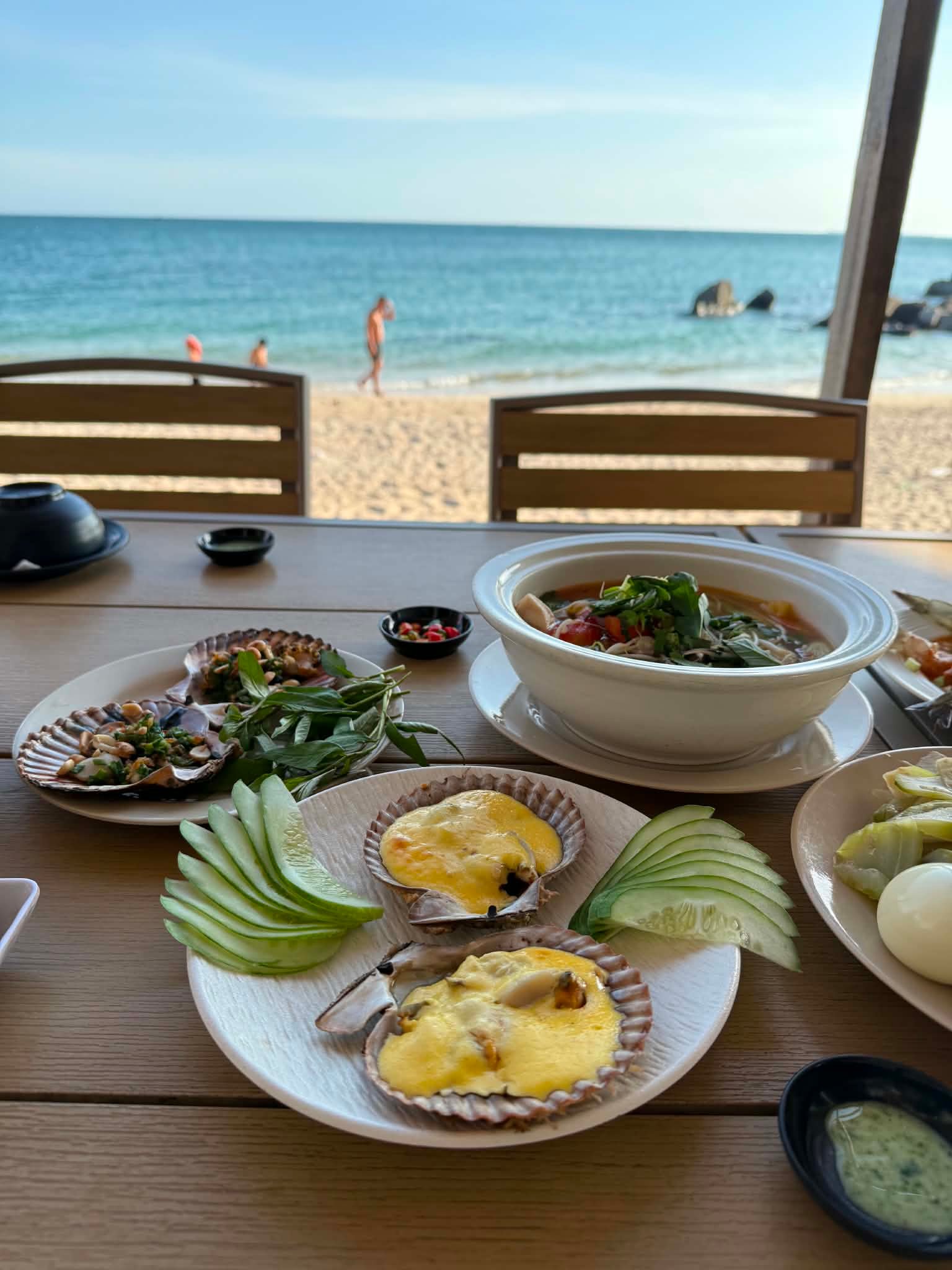 까나 Kim Anh 레스토랑에서 바다 전망과 함께 내는 신선한 해산물